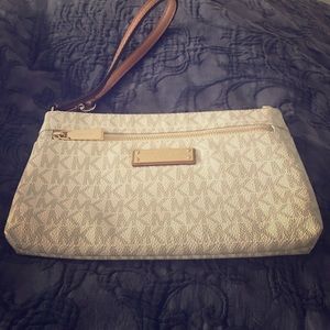 Michael Kors wristlet